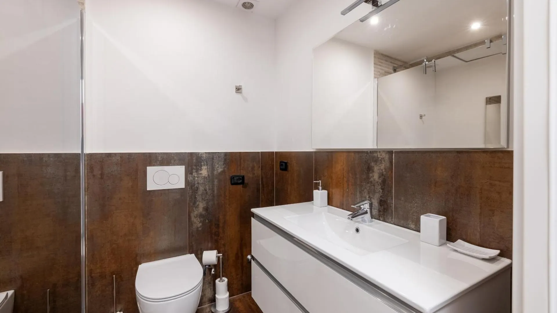 Quattro Fontane 2P - B&D Apartments Rome Italy